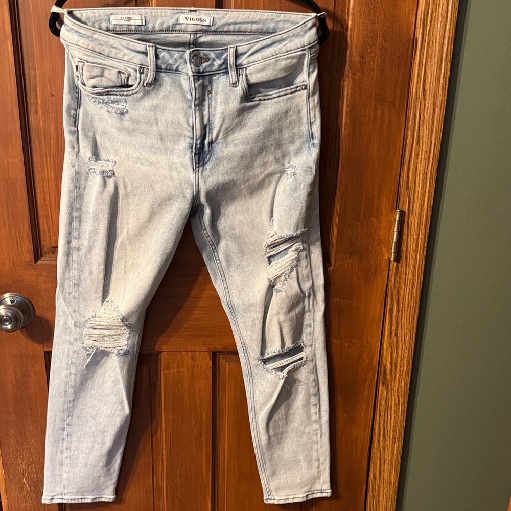 Vigoss Light Wash Distressed Ankle Jeans
